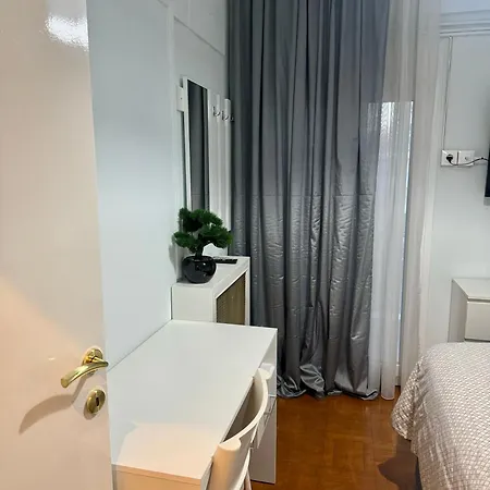 Ag.sofias Minkk, 2b/room+balcony 아파트 테살로니키